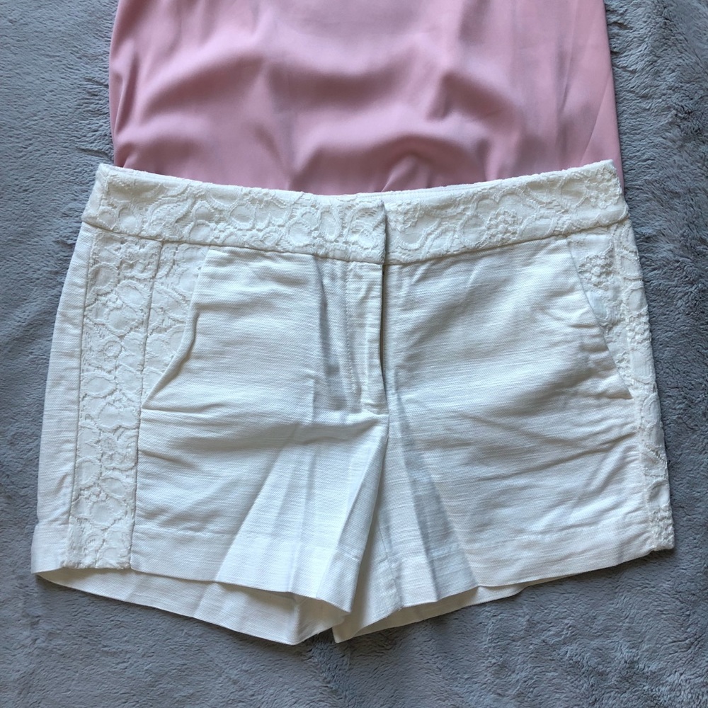 Loft off-white linen/cotton shorts with lace trim